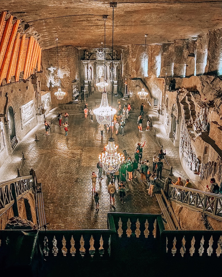 Salone dei ricevimenti della miniera di sale di Wieliczka.