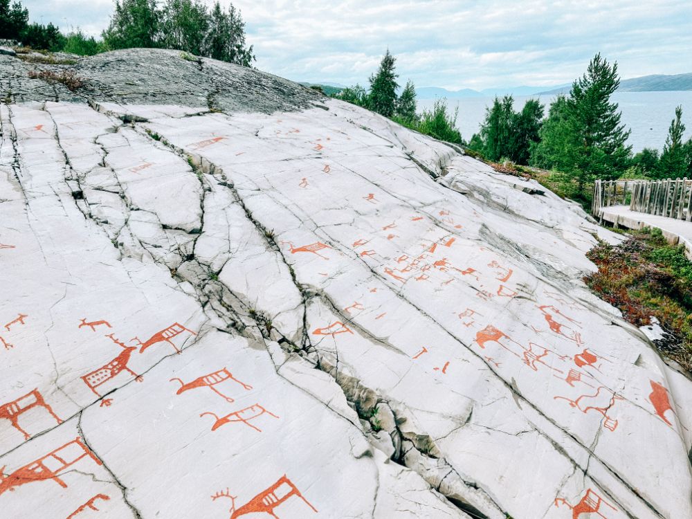 Incisioni rupestri ad Alta in un sito archeologico