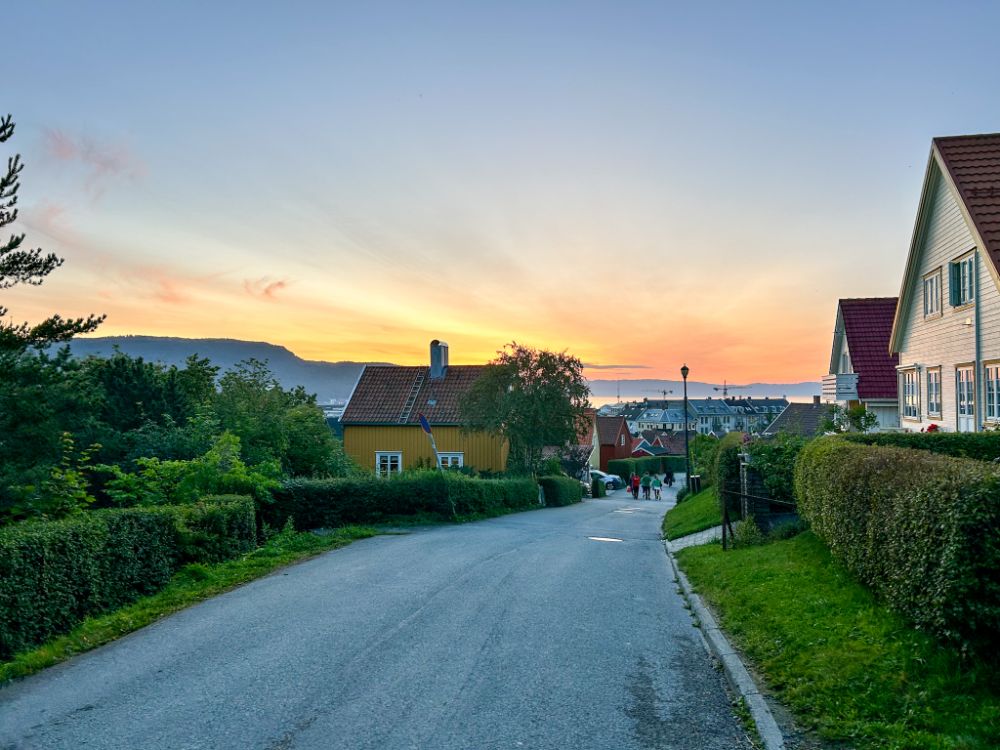 Tramonto sulla città di Trondheim