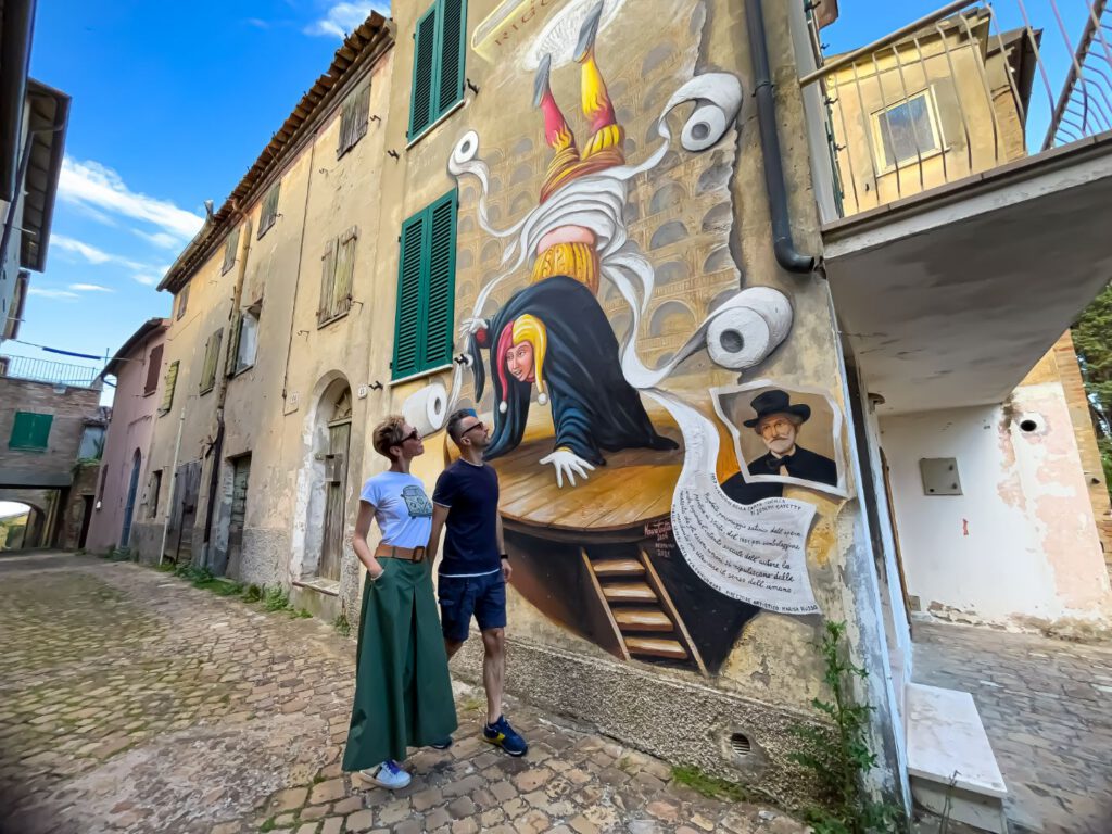 Passeggiando tra le colorate vie di Saludecio.
